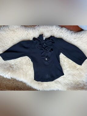 kate quinn Black Ribbed ruffle shirt